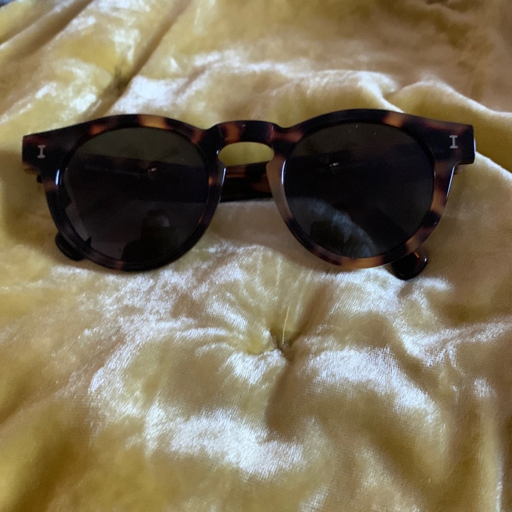 Illesteva Tortoiseshell Sunglasses With Case